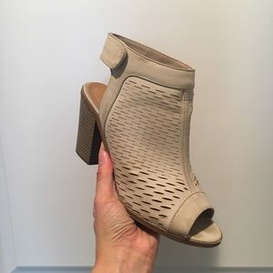 ⚡️SALE⚡️Nude SODA Sandals